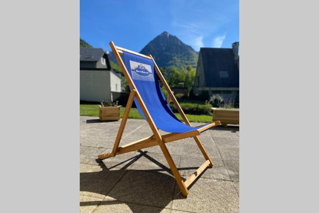 Apartamento T2 ensoleillé. Terrasse et vaste jardin commun Cauterets Exterior foto